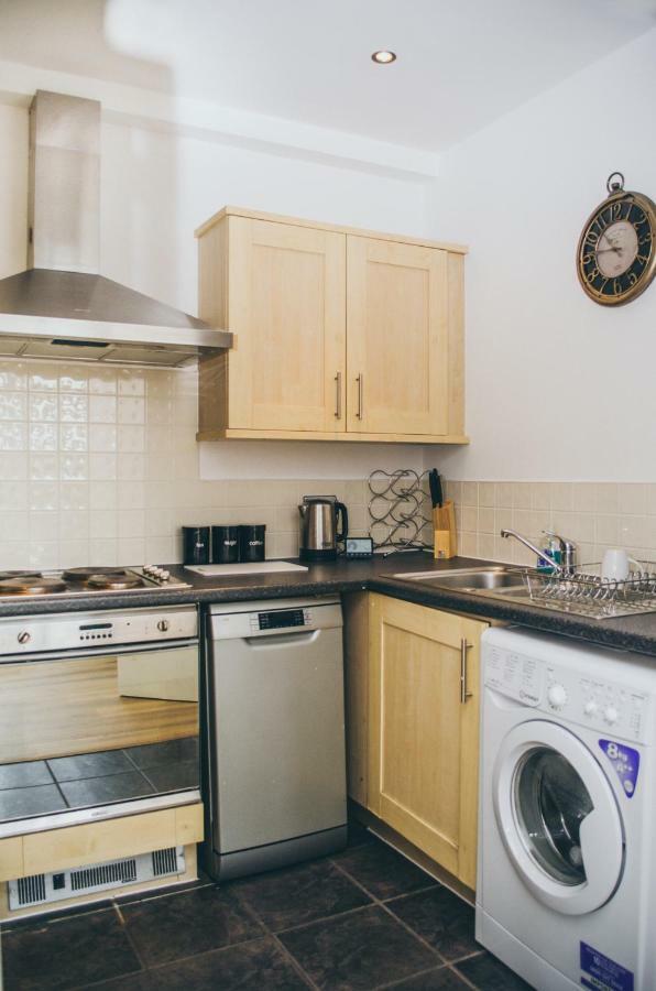 Serviced Apartment In Liverpool City Centre - Free Parking - Balcony - By Happy Days Luaran gambar